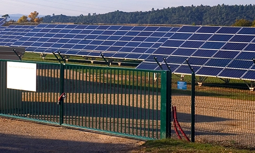 Assurer la fiabilité de la production et la sécurité opérationnelle des parcs solaires